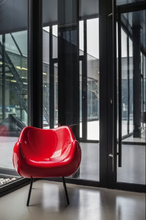 czerwony fotel RM58