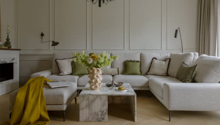 Nostalgiczne mieszkanie w Krakowie. Pełne ciepła, emocji i kwiatów