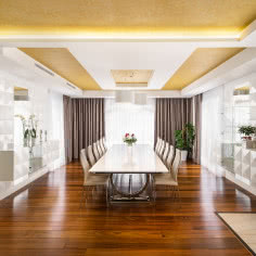 Odkryj piękno podłogi CHENE z drewna amazaque w Twoim salonie