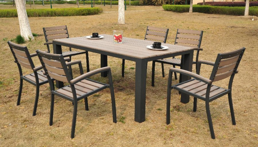 Nowoczesne meble ogrodowe - stół i krzesła
