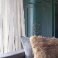 Styl skandynawski i kolorowa lodówka w roli głównej