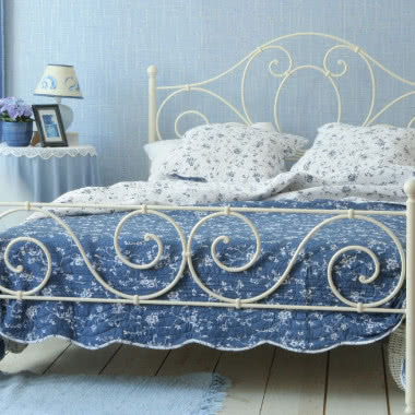 Kute łóżko Agnes - klasyka w sypialni