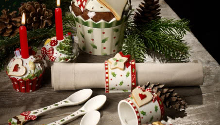 Wigilijny stół dobrze nakryty