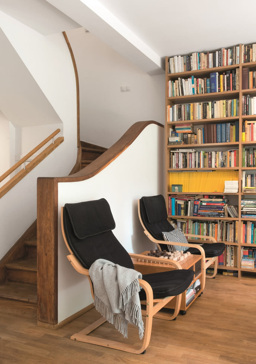 Ulubione fotele gospodarza, rodem
z IKEA,...