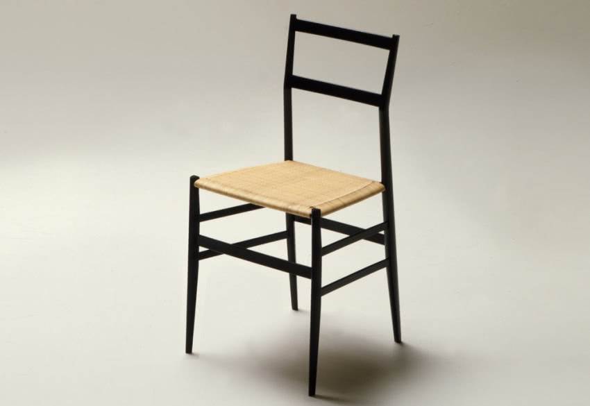 Krzesło bez przymiotników
Superleggera to...