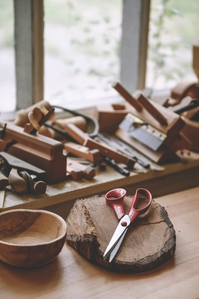 nożyczki Fiskars z pomarańczowymi rączkami