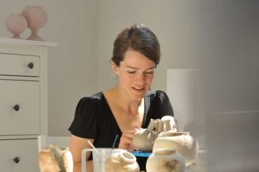 Tamsin van Essen i jej ceramika dekoracyjna z przesłaniem