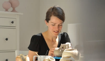 Tamsin van Essen i jej ceramika dekoracyjna z przesłaniem