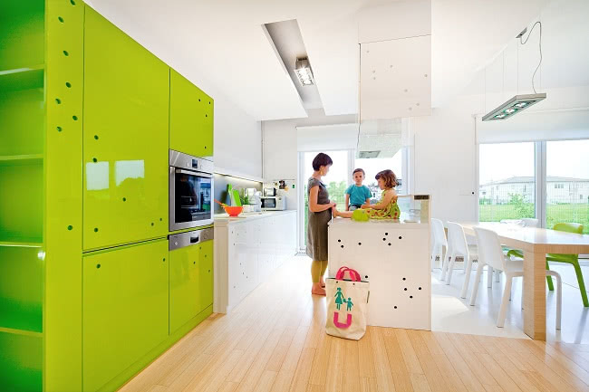 Kuchnia, jadalnia i salon to otwarta przestrzeń...