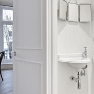 Jak mieszkają Francuzi? Kameralny apartament na londyńskim Notting Hill