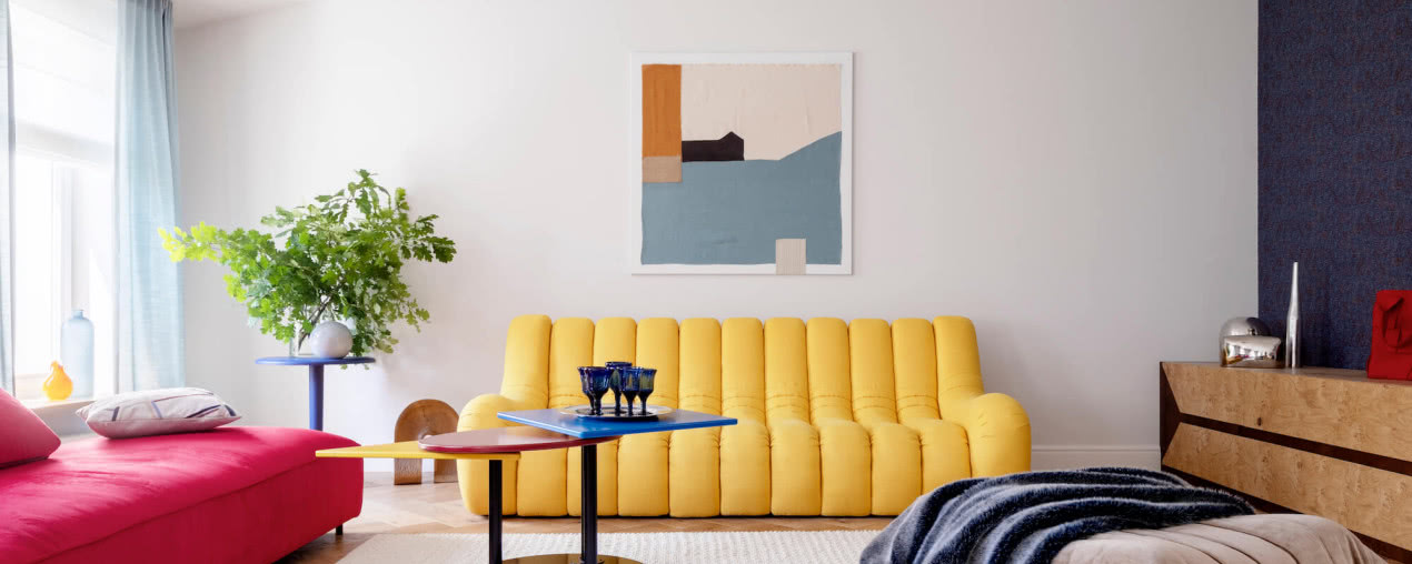 Wesołe i kolorowe mieszkanie w stylu Memphis. Zabawny kolaż!