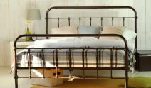 W stylu retro - łóżko metalowe Ivo