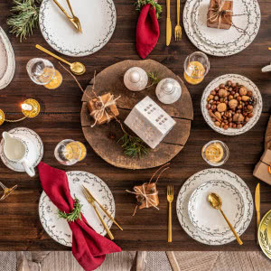 Porcelana na Święta - jak stworzyć klimatyczny stół na Boże Narodzenie i Nowy Rok