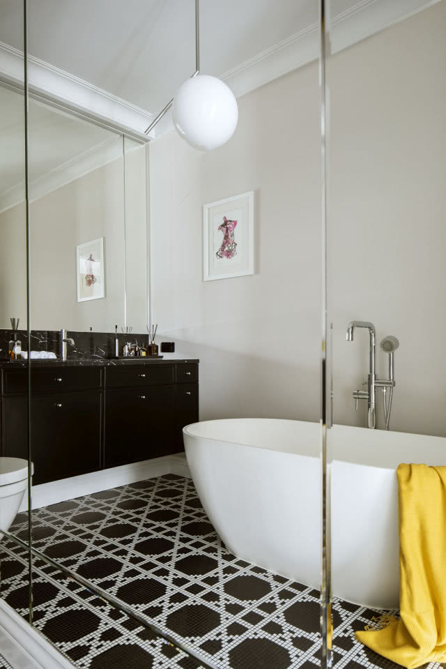 Mozaika na podłodze w łazience