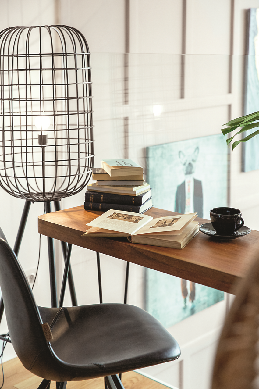 Na antresoli zachęca
do pracy...