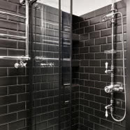 Jak mieszkają Francuzi? Kameralny apartament na londyńskim Notting Hill