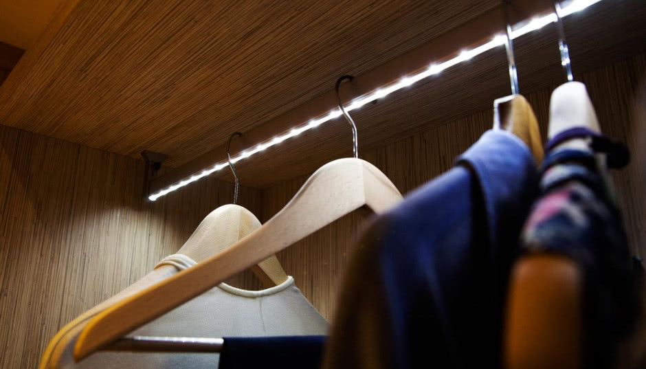 Koniec z szukaniem włącznka - taśmy LED z czujnikiem ruchu i zmierzchu