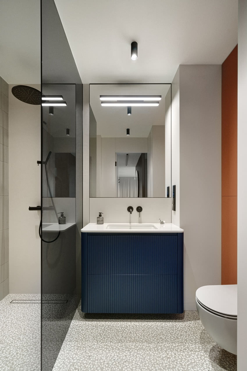 Łazienka została utrzymana w tym samym
stylu i...