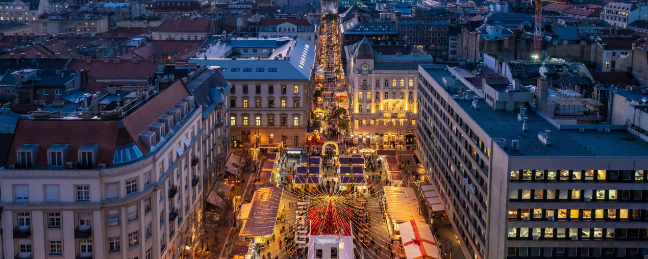 Ten jarmark bożonarodzeniowy został okrzyknięty trzykrotnie najpiękniejszym w Europie! Odwiedziliśmy go z redakcją!
