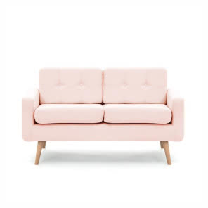 Różowa pastelowa sofa