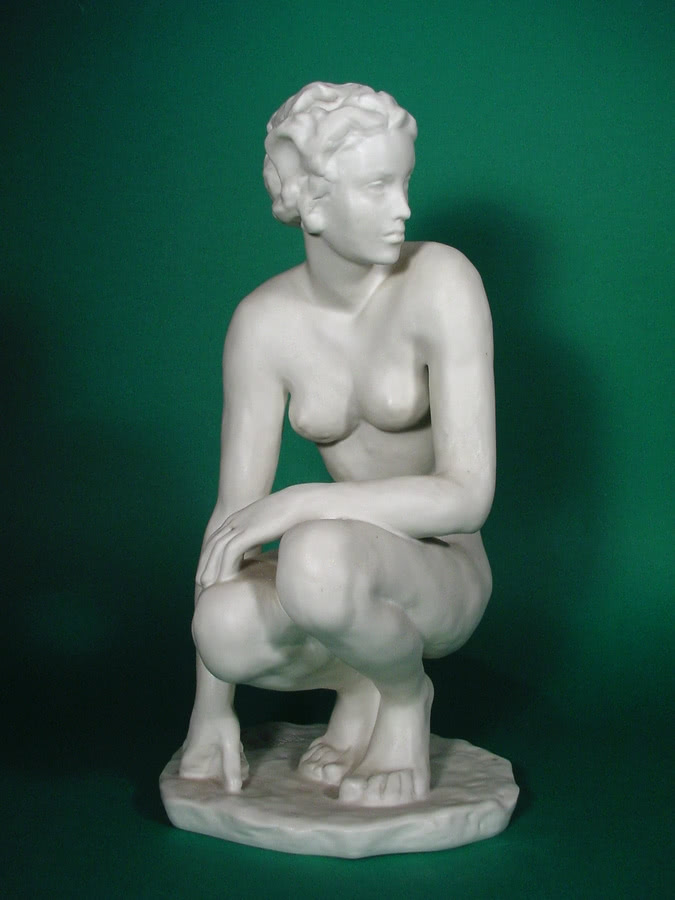 "Kucająca", biskwit, wys. 36 cm, Fritz Klimsch,...