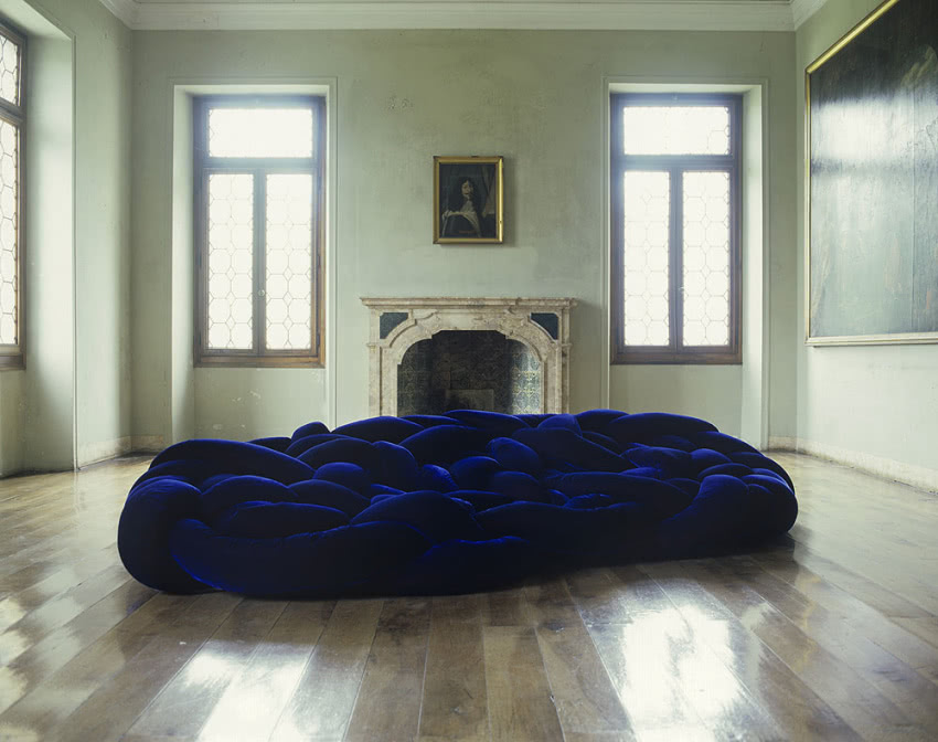 Sofa Boa marki Edra, ekspozycja Kopp i VEDA...