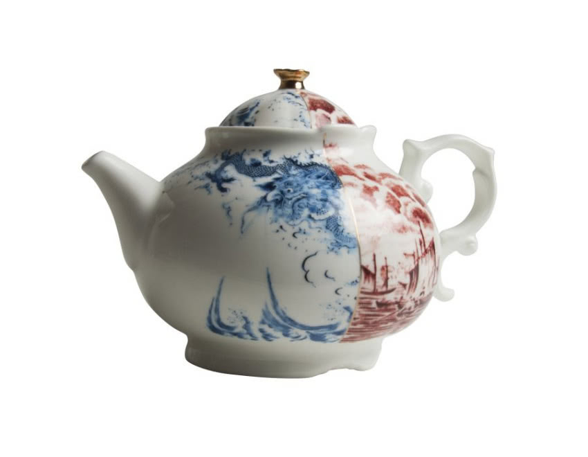 Imbryk z kolekcji ceramiki Hybrid Seletti