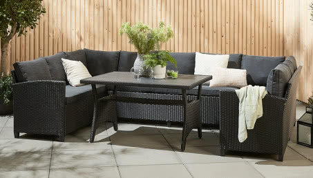 Twój ogród marzeń - jak urządzić przydomową przestrzeń, która zaprasza do odpoczynku?