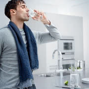 Baterie GROHE Red Mono (po lewej) i GROHE Blue -...