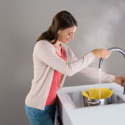 Baterie GROHE Red Mono (po lewej) i GROHE Blue -...