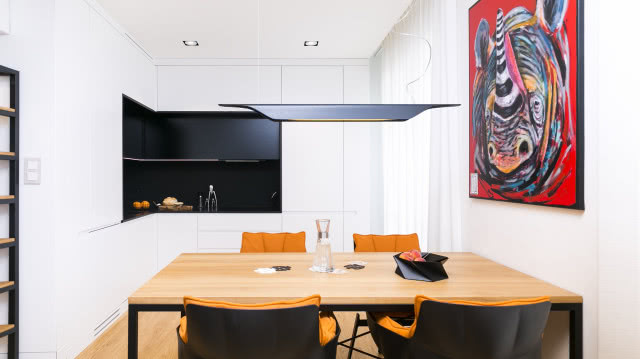 Biała, minimalistyczna kuchnia