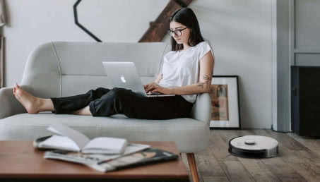 Nowoczesne życie z robotami sprzątającymi - rewolucja w codziennym porządku