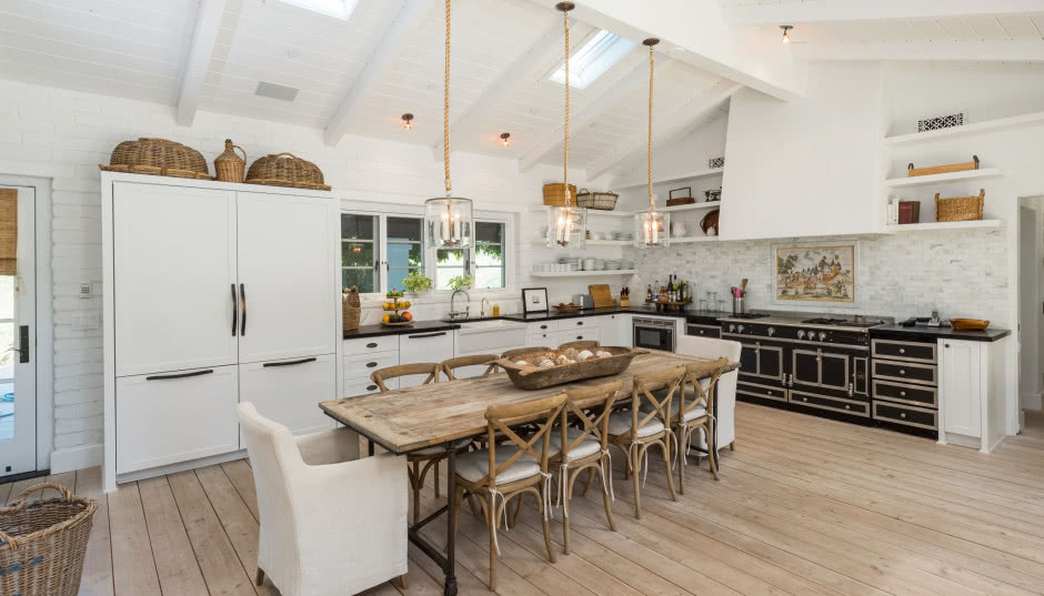 Rustykalny dom w stylu modern farmhouse. Tu mieszkała Sandra Bullock!