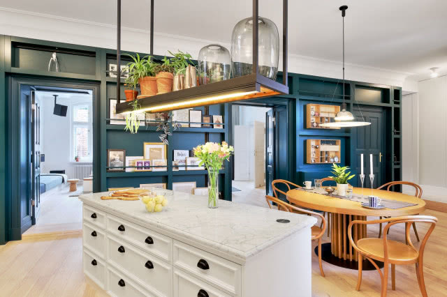 Kuchnia z wyspą, otwarta na salon