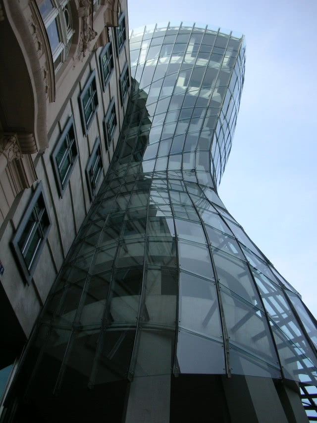 szklany budynek Frank Gehry