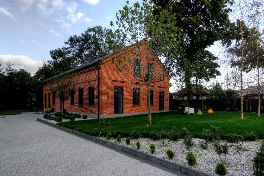 1500 m2 to dosyć, by obok ceglanego domu pojawił...