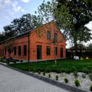 Ten ceglany dom zyskał nowe życie! Nie uwierzysz, jak dziś wygląda!