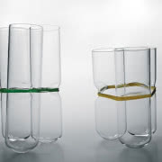 Topniejące butelki. W projekcie Melt
Agnieszka...