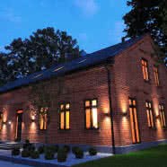 Ten ceglany dom zyskał nowe życie! Nie uwierzysz, jak dziś wygląda!