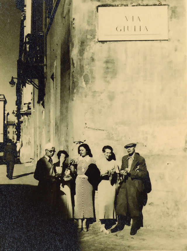 Julia Keilowa ze znajomymi w Rzymi