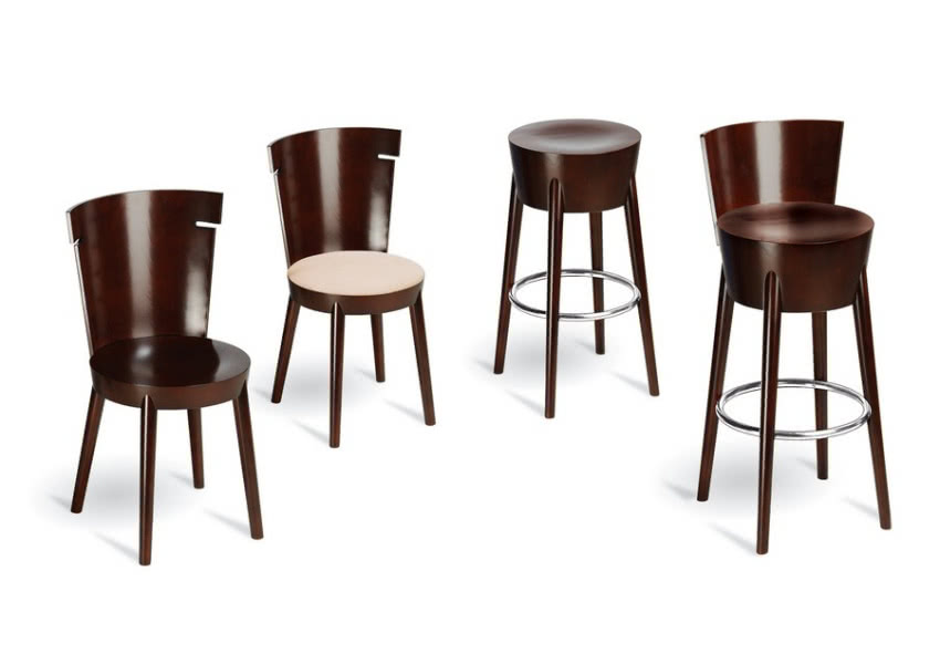 Kontrolowany kontrast - w krzesłach i hockerach...