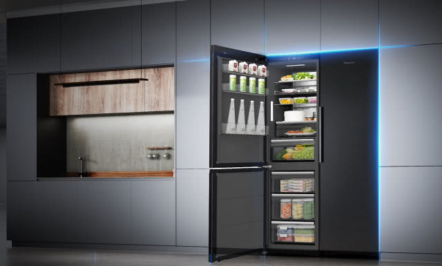 pojemna lodówka Hisense