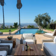 Rustykalny dom w stylu modern farmhouse. Tu mieszkała Sandra Bullock!