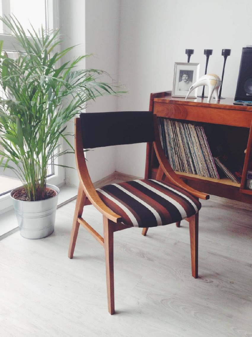 Krzesło Skoczek, fot. Sylwia Biegaj  powyżej:...