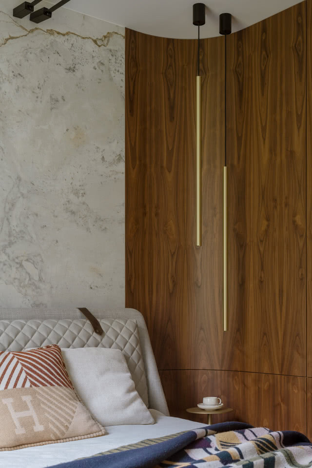 półokrągłe ściany w sypialni