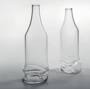 Topniejące butelki. W projekcie Melt
Agnieszka...