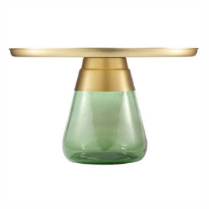 Szklany stolik ze złotymi detalami