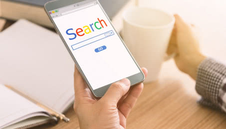 Jakich mebli szukają Polacy w wyszukiwarce Google? [raport]