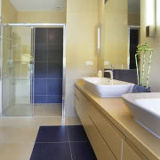 Szyba kominka jest ruchoma. Gdy gospodarze mają...