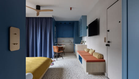 Gdańska kawalerka w klimacie amerykańskiego Palm Springs. Robi wrażenie!